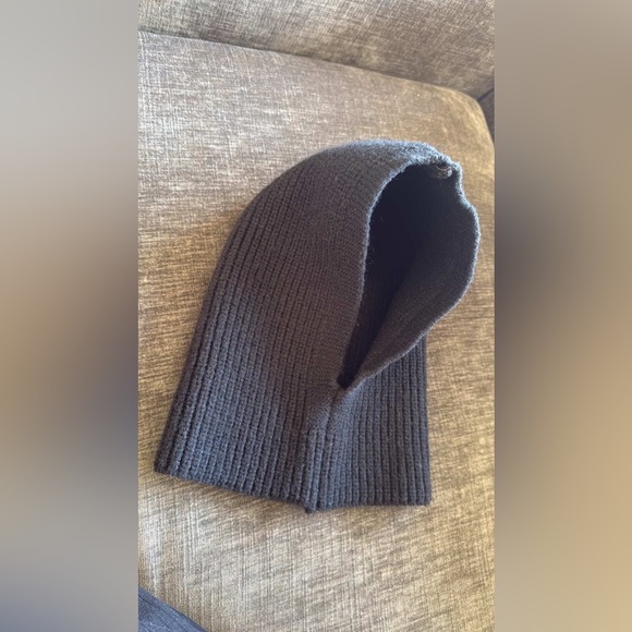 Black knit balaclava - Picture 3 of 3